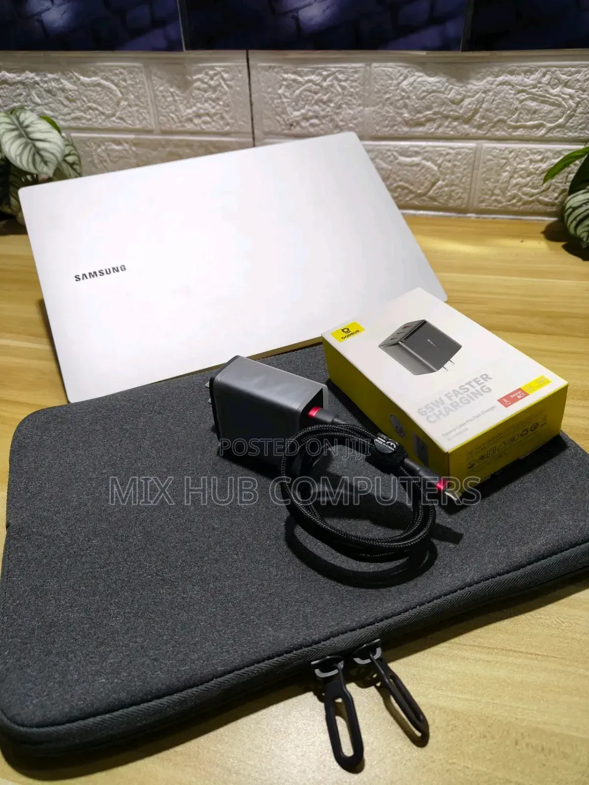 New Laptop Samsung Galaxy Book4 16GB Intel Core i7 SSD 512GB