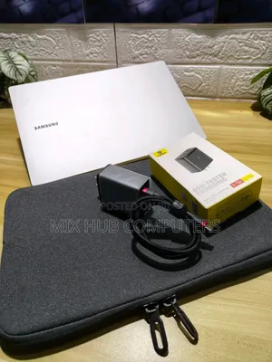 New Laptop Samsung Galaxy Book4 16GB Intel Core i7 SSD 512GB
