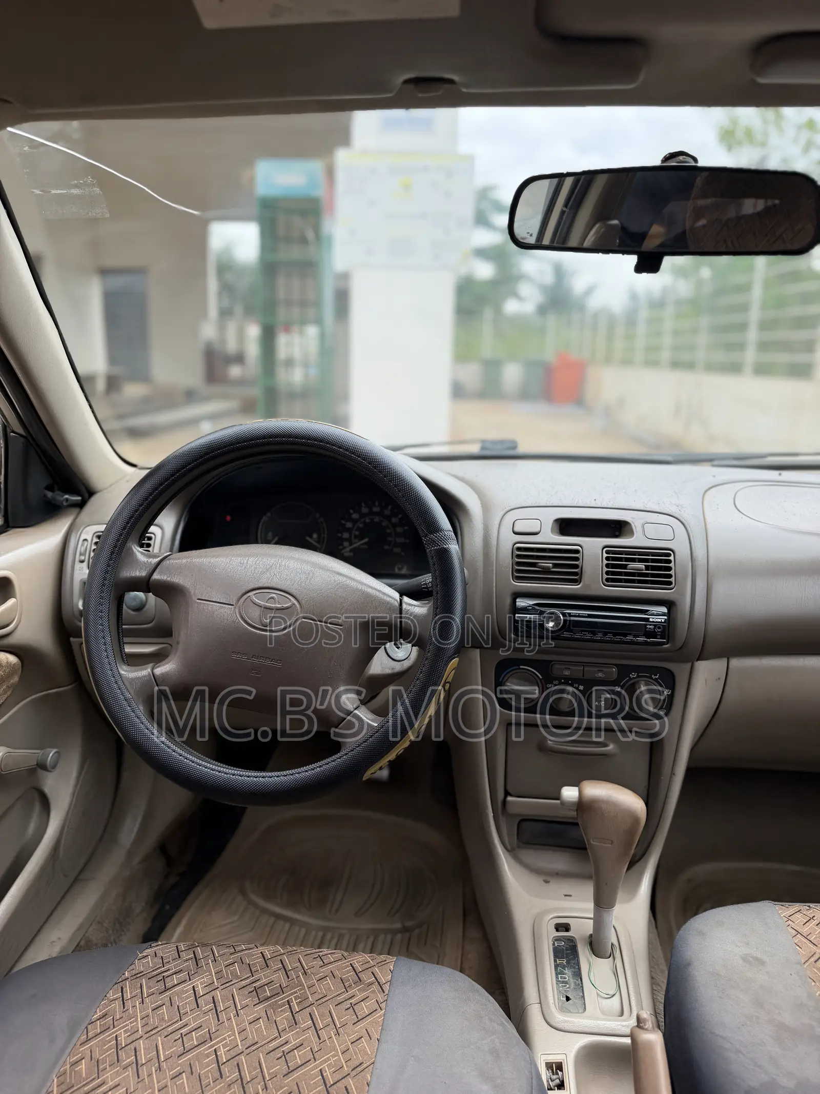 Toyota Corolla 2001 Gold