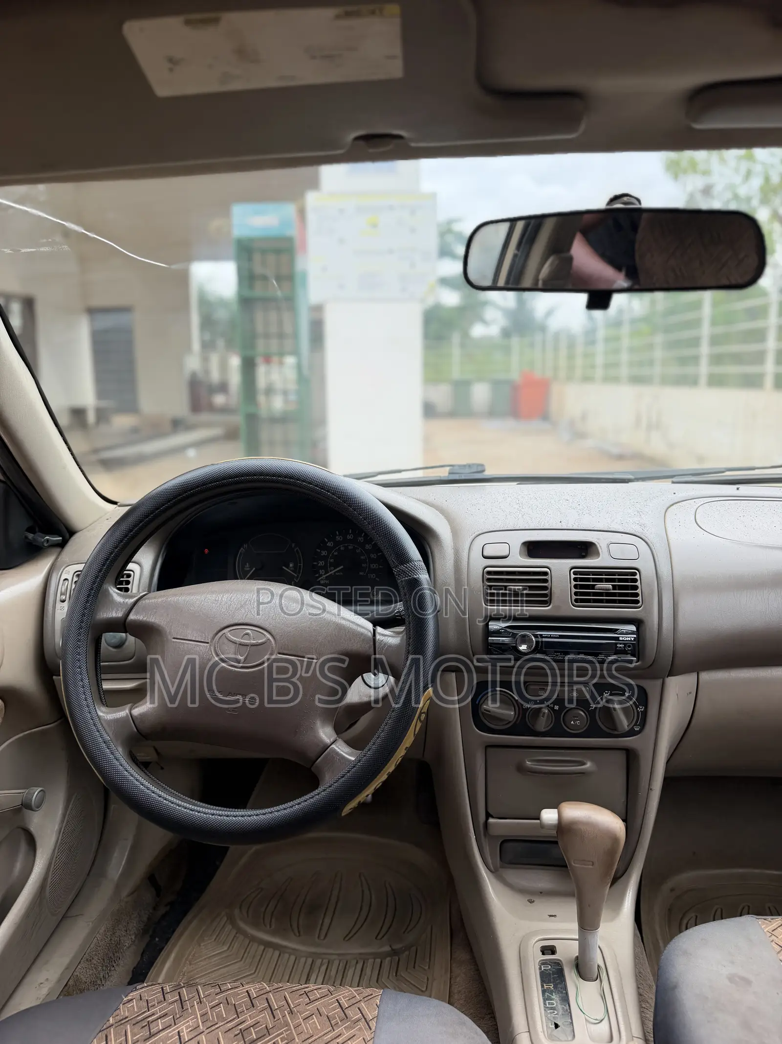 Toyota Corolla 2001 Gold