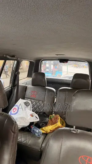 Toyota RAV4 Automatic 2000 White