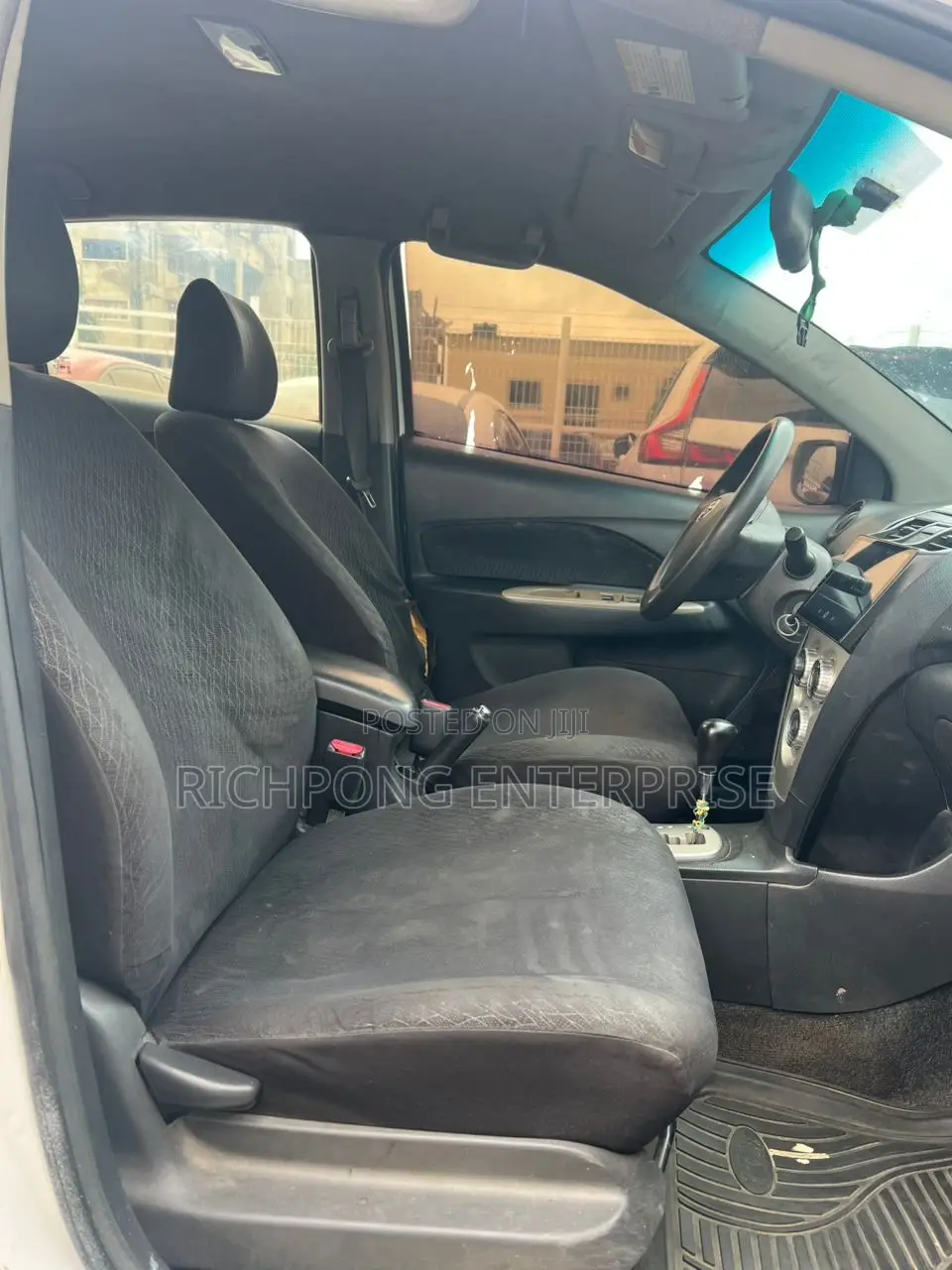 Toyota Yaris 1.5 Sedan 2008 White