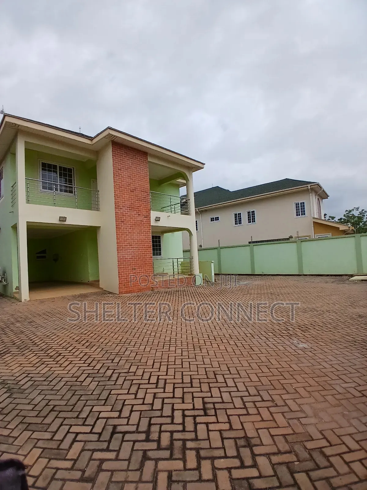 5bdrm Duplex in Oyarifa, Ghana Flag for rent