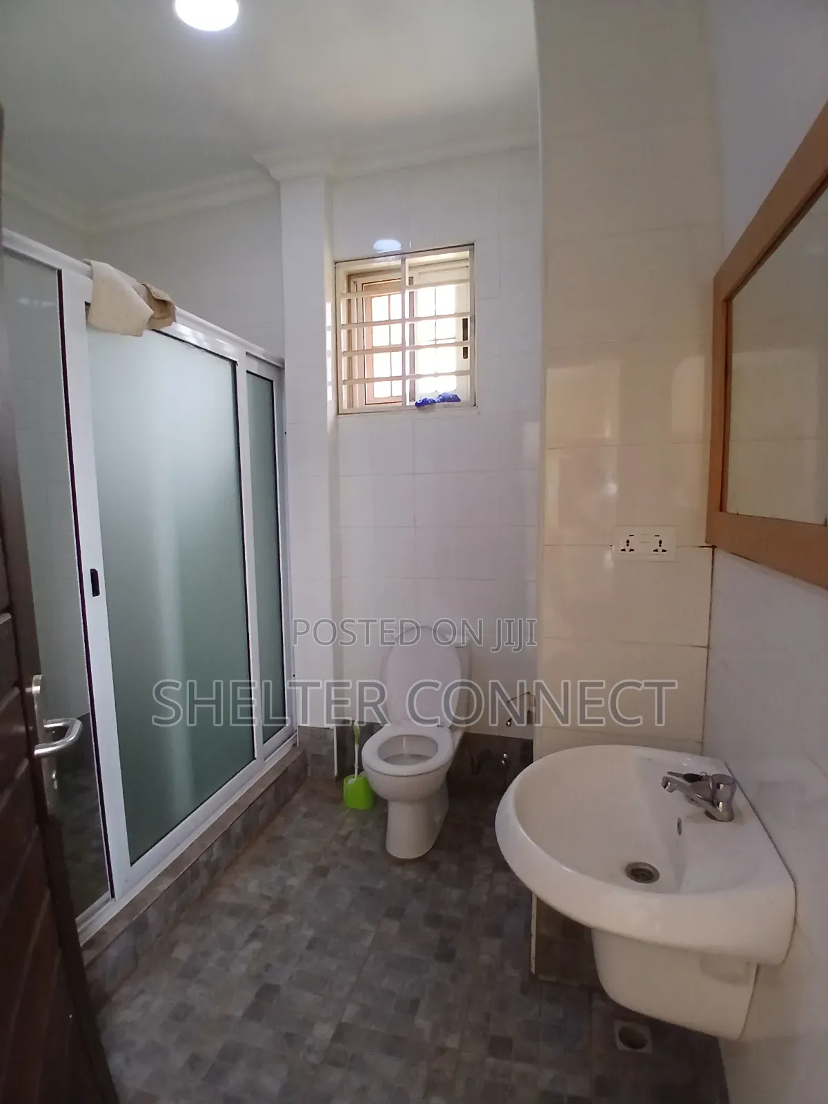 5bdrm Duplex in Oyarifa, Ghana Flag for rent