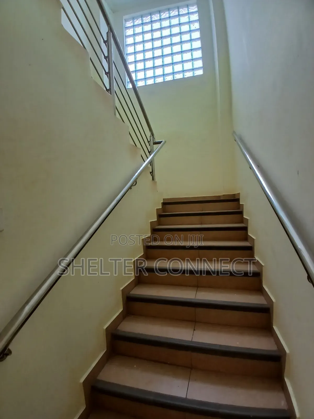 5bdrm Duplex in Oyarifa, Ghana Flag for rent
