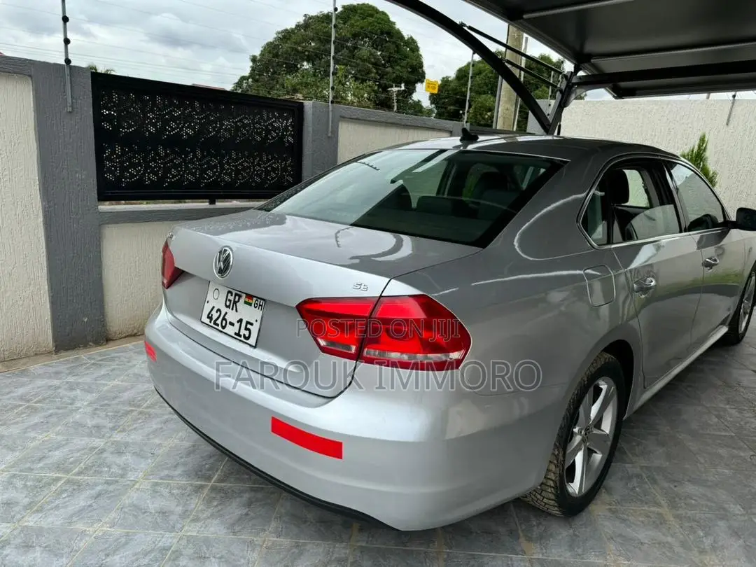 Volkswagen Passat 2.5 S 2012 Silver
