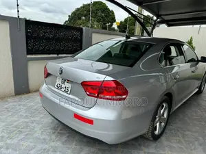 Volkswagen Passat 2.5 S 2012 Silver