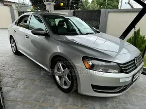 Volkswagen Passat 2.5 S 2012 Silver