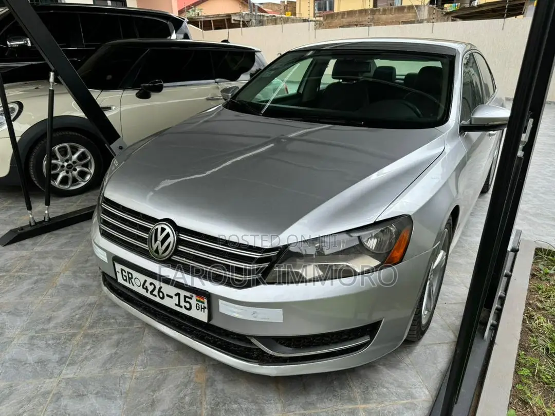 Volkswagen Passat 2.5 S 2012 Silver