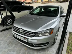 Volkswagen Passat 2.5 S 2012 Silver
