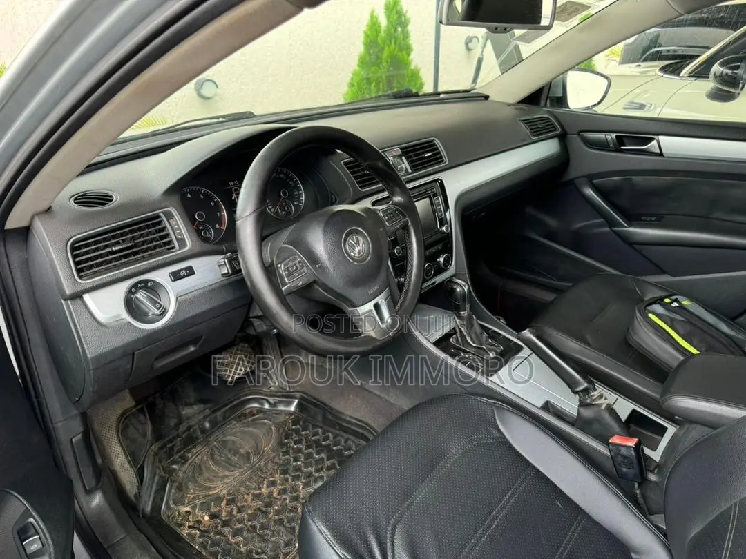 Volkswagen Passat 2.5 S 2012 Silver