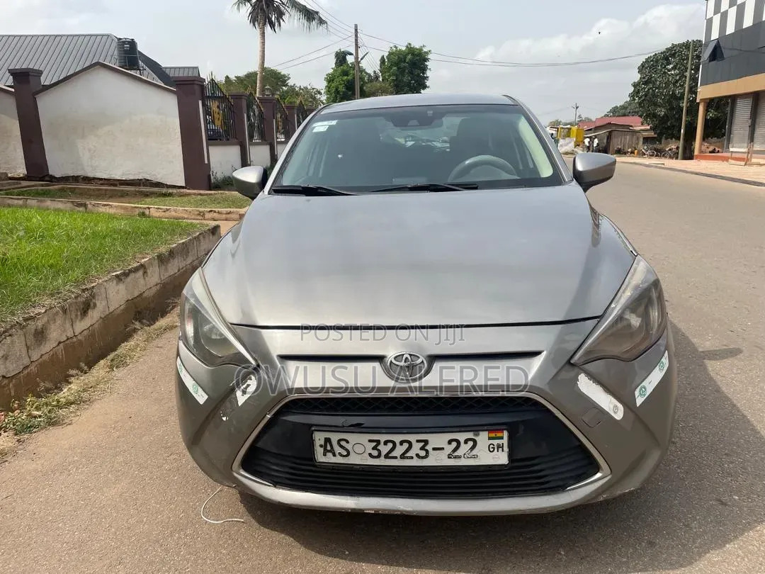 Toyota Yaris iA 1.5 FWD 2016 Gray