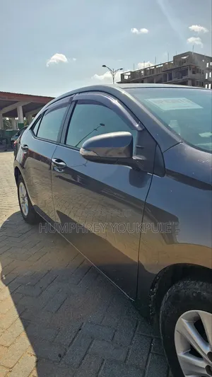 Toyota Corolla Altis 2016 Silver