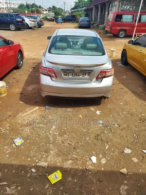 Toyota Camry 2010 Silver