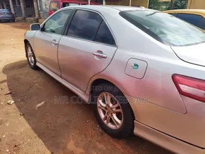 Toyota Camry 2010 Silver