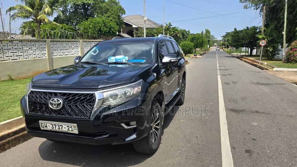 Toyota Land Cruiser Prado 2017 Black