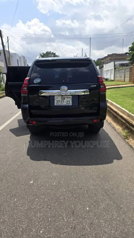 Toyota Land Cruiser Prado 2017 Black