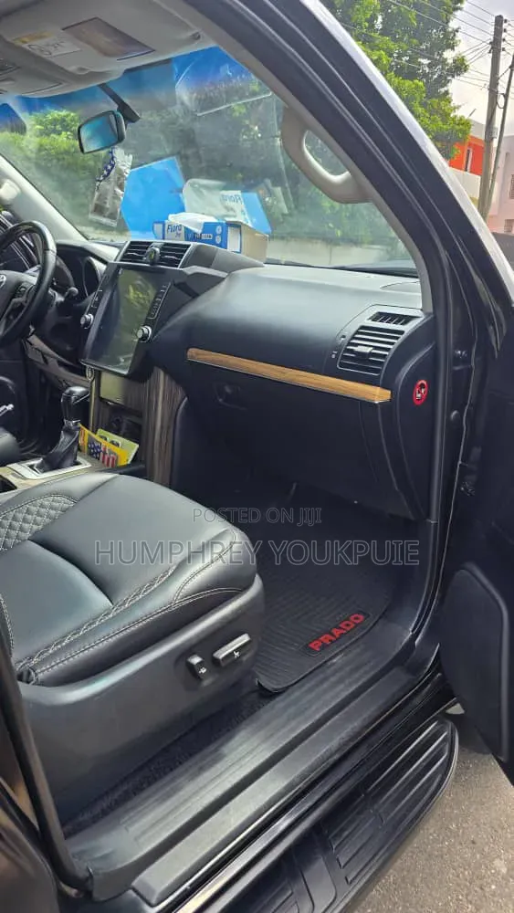 Toyota Land Cruiser Prado 2017 Black