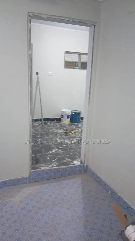 2bdrm Apartment in Kfc, Peace Clinic Area for rent