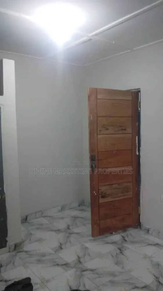 2bdrm Apartment in Kfc, Peace Clinic Area for rent