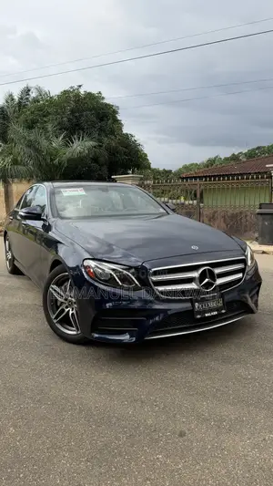 Mercedes-Benz E300 2018 Blue