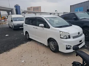 Toyota Sienta 2011 White