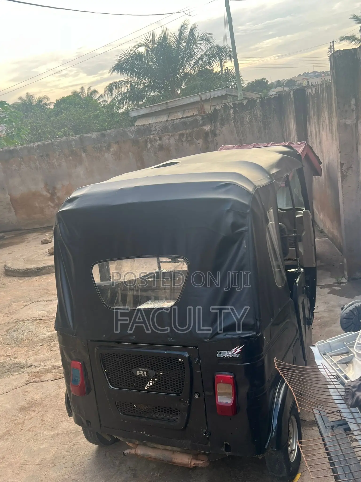 Bajaj RE 2022 Black
