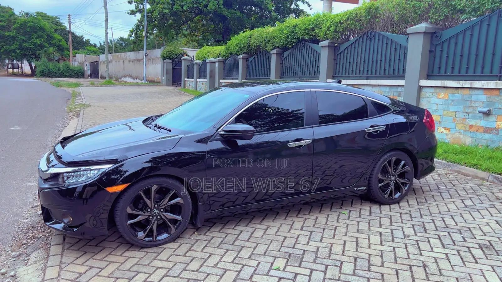 Honda Civic Touring 4dr Sedan (1.5L 4cyl) 2016 Black