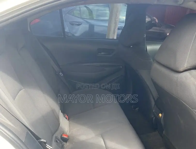 Toyota Corolla LE 2022 White