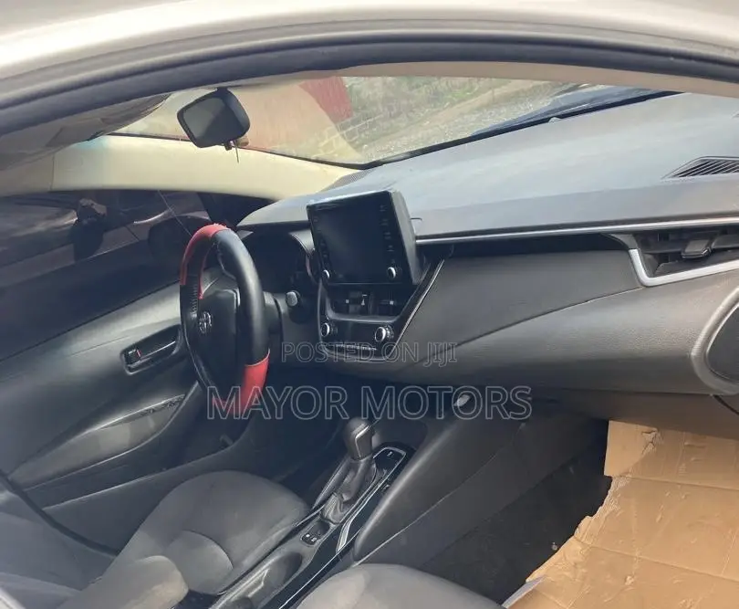 Toyota Corolla LE 2022 White