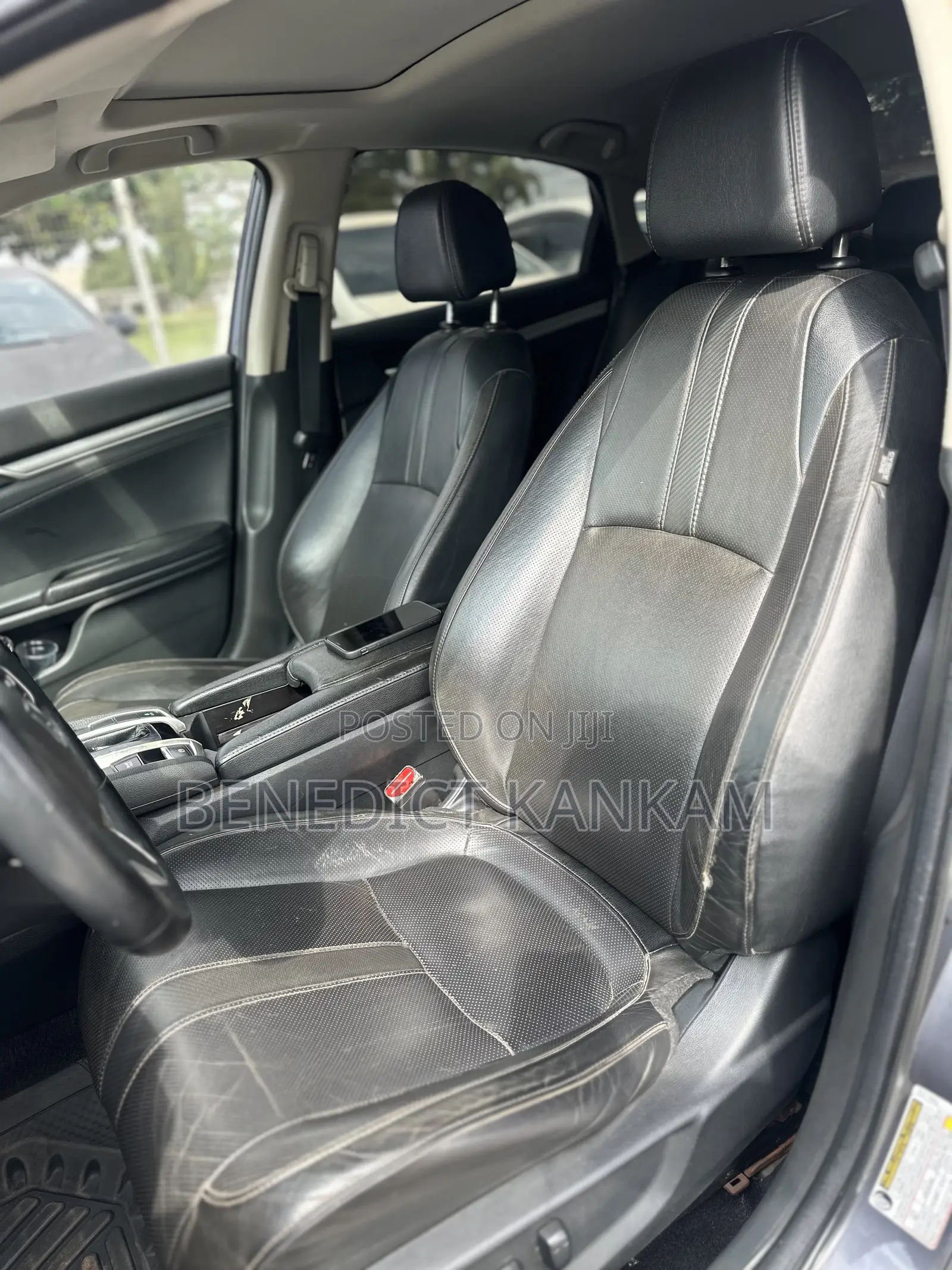 Honda Civic Touring 4dr Sedan (1.5L 4cyl) 2017 Gray