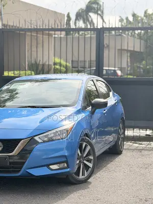 Nissan Versa 1.6 SR 2020 Blue