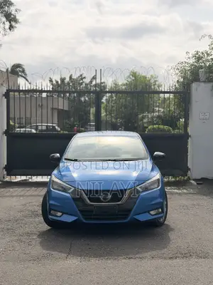 Nissan Versa 1.6 SR 2020 Blue