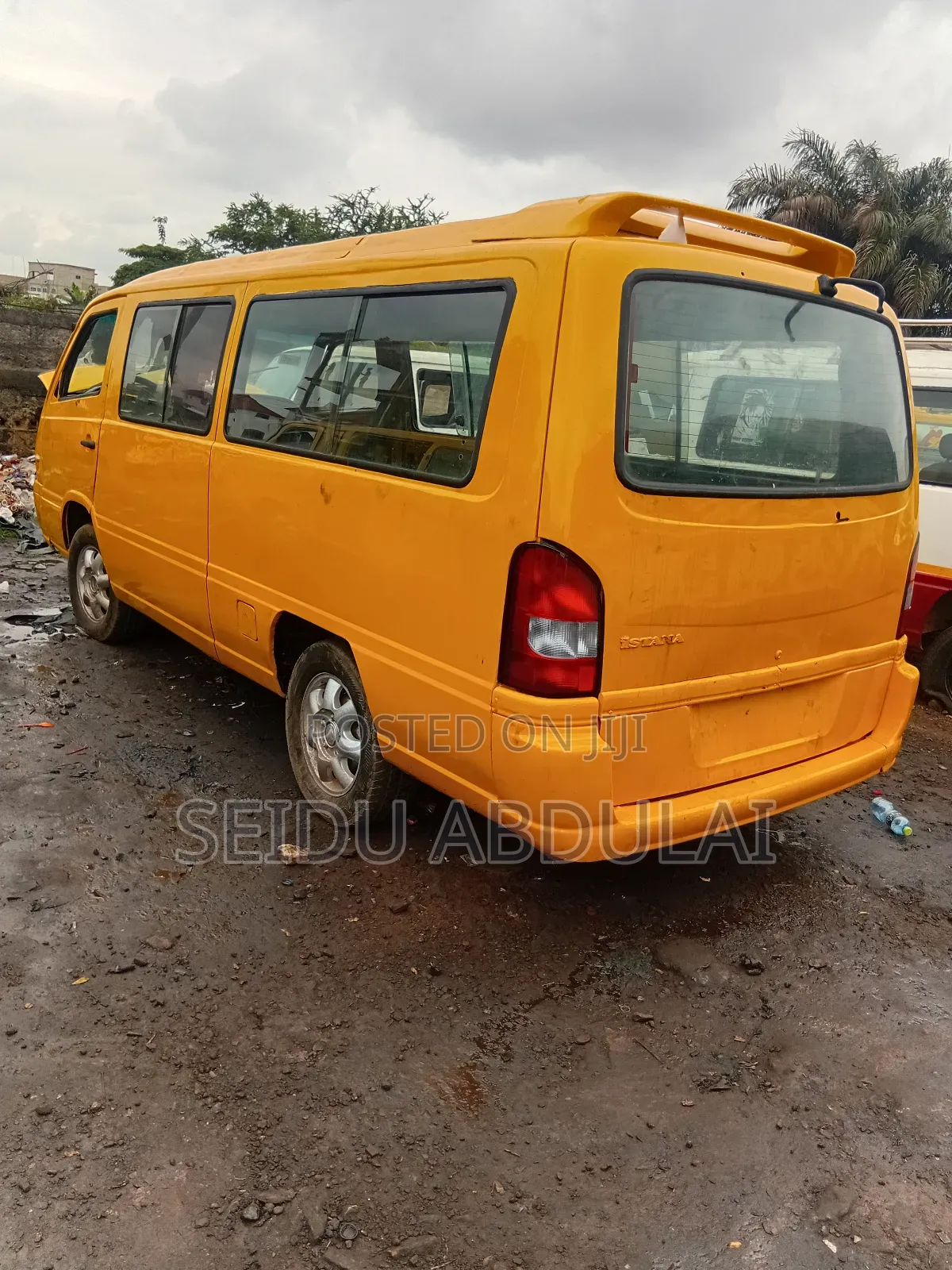 Nissan Caravan (Urvan) 2016 Yellow