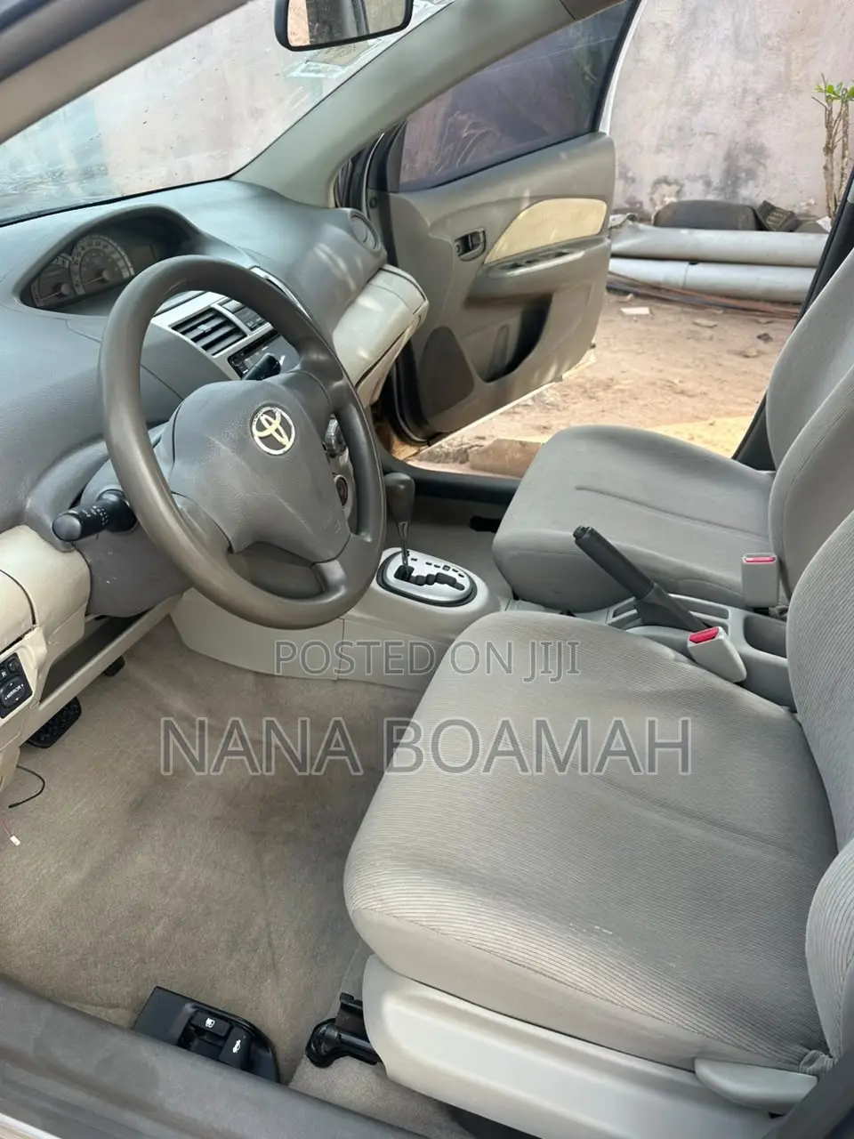 Toyota Belta 2010 Silver