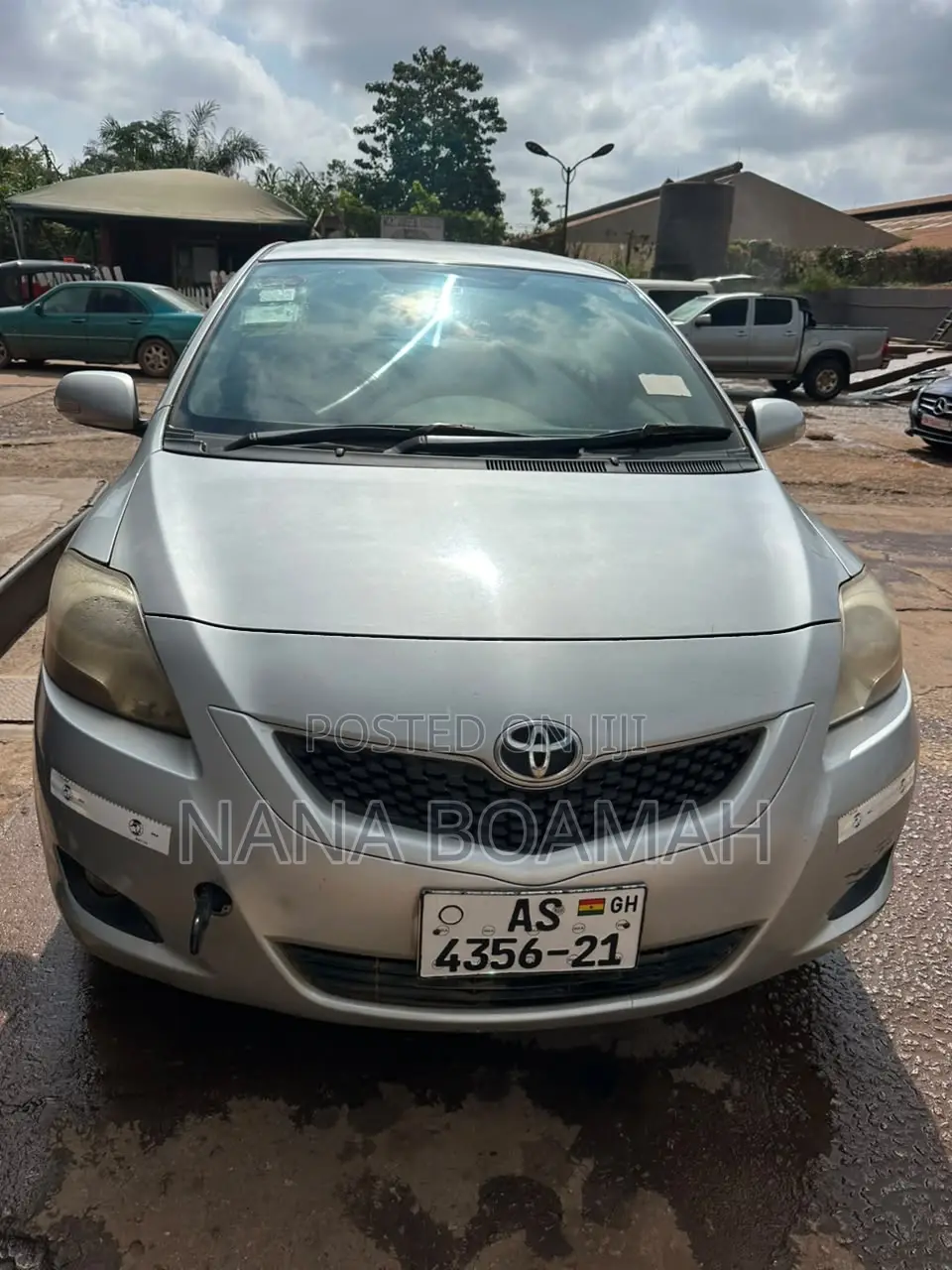 Toyota Belta 2010 Silver