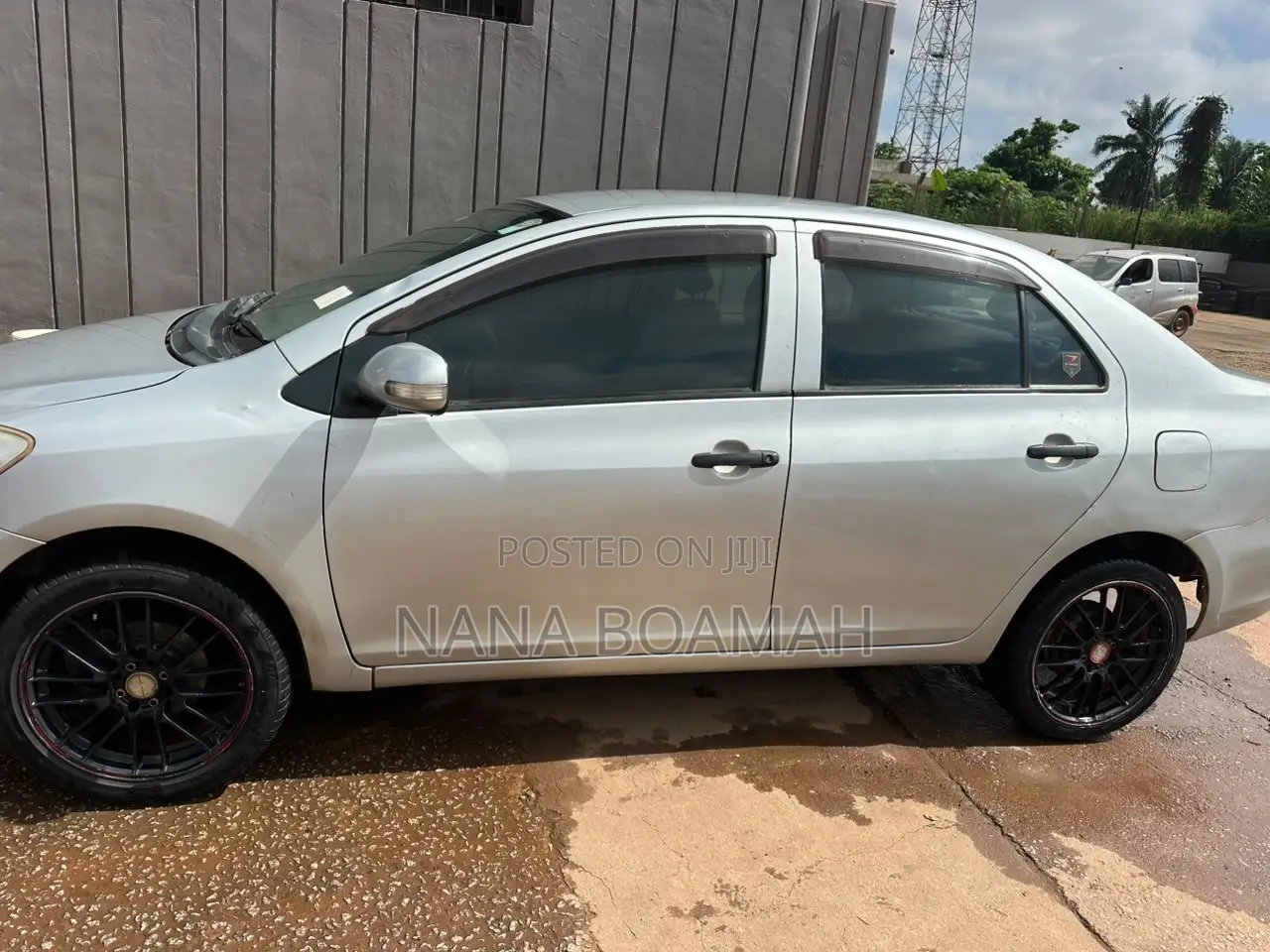 Toyota Belta 2010 Silver