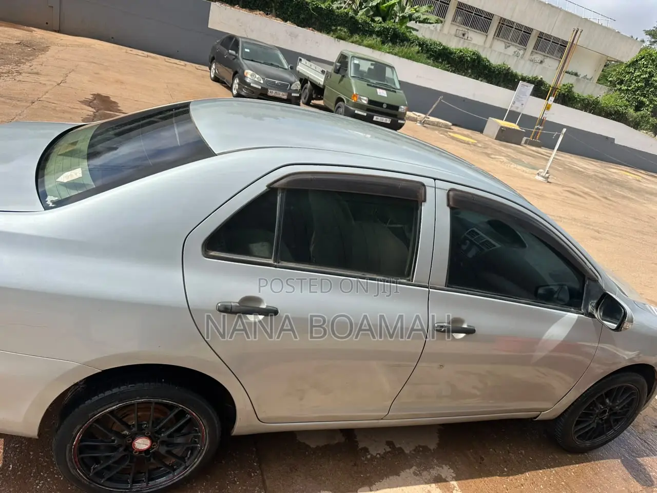 Toyota Belta 2010 Silver