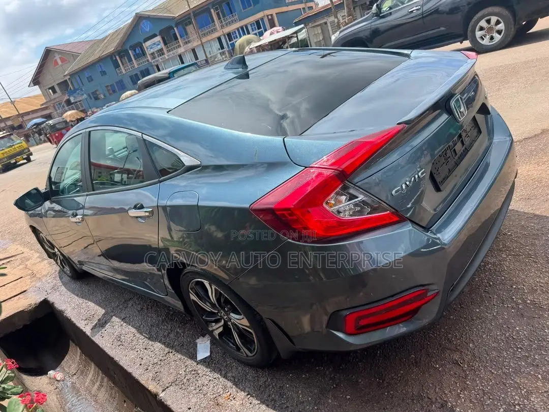 Honda Civic Touring 4dr Sedan (1.5L 4cyl) 2016 Gray