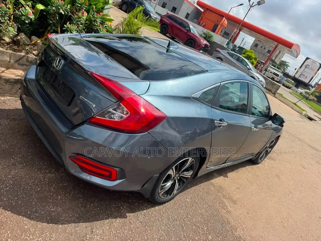 Honda Civic Touring 4dr Sedan (1.5L 4cyl) 2016 Gray