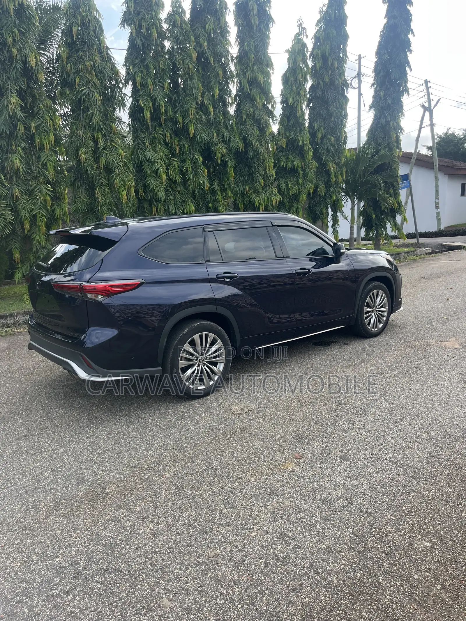 Toyota Highlander XSE 2021 Blue