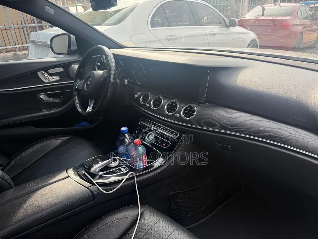 Mercedes-Benz E300 2017 Silver