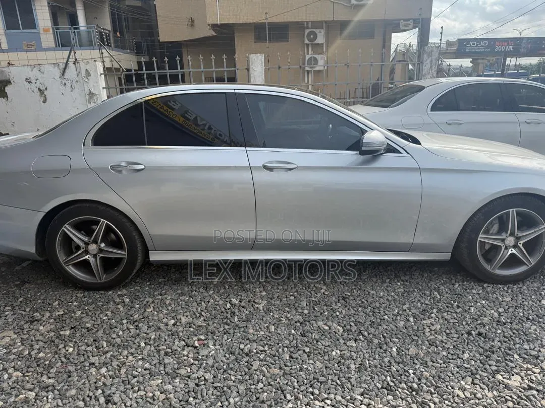 Mercedes-Benz E300 2017 Silver