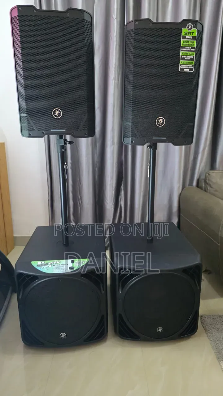 Mackie SRT 210 and Mackie SRM 1550 Active Speaker