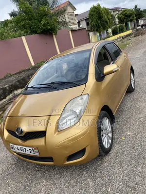 Toyota Vitz 1.3 AWD 5dr 2010 Gold