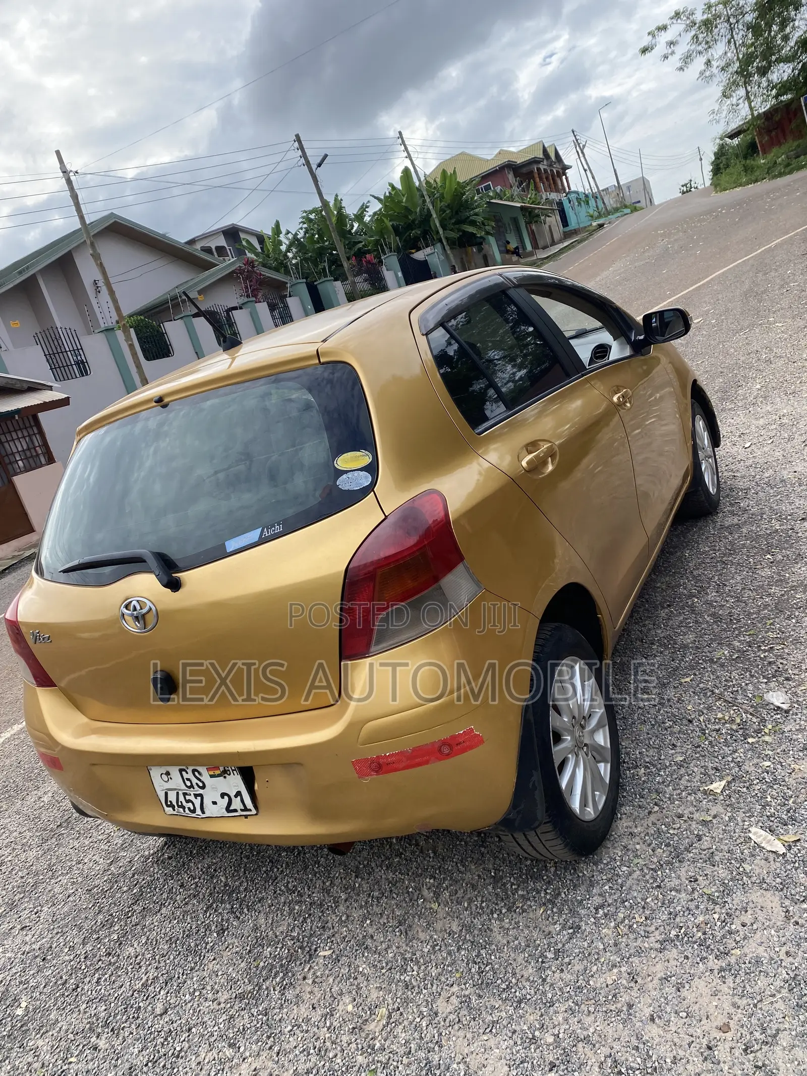 Toyota Vitz 1.3 AWD 5dr 2010 Gold