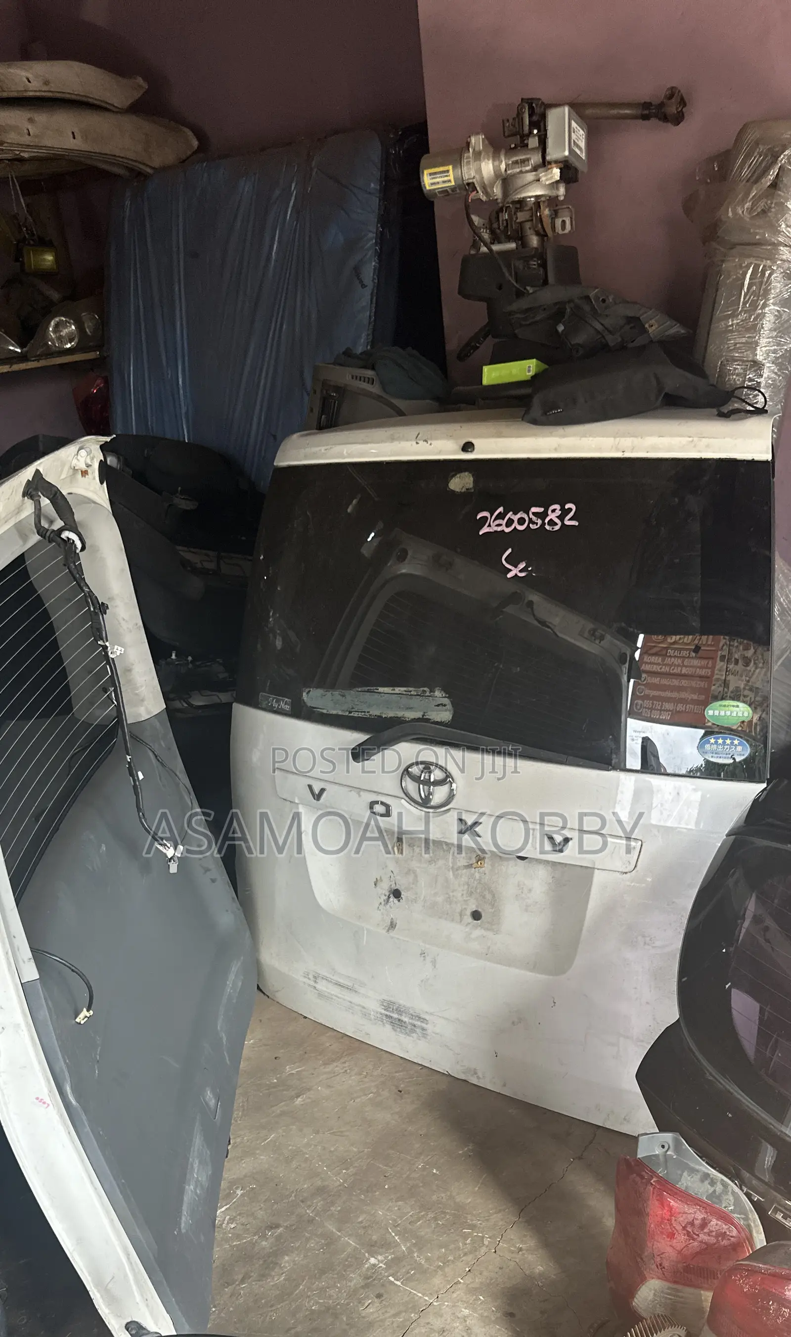 Toyota Voxy Boot