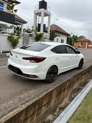 Hyundai Elantra Sport 2019 White