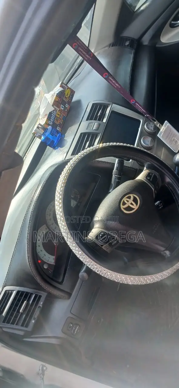 Toyota Camry LE 4dr Sedan (2.5L 4cyl 6A) 2011 Silver