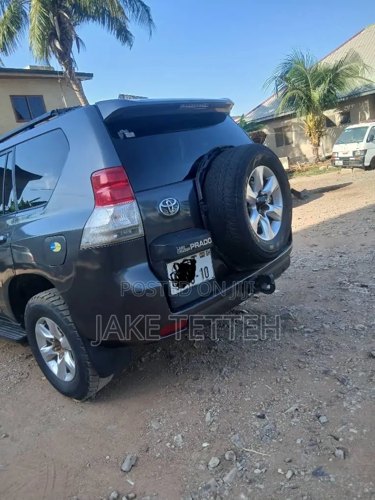 Toyota Land Cruiser Prado 2010 Black